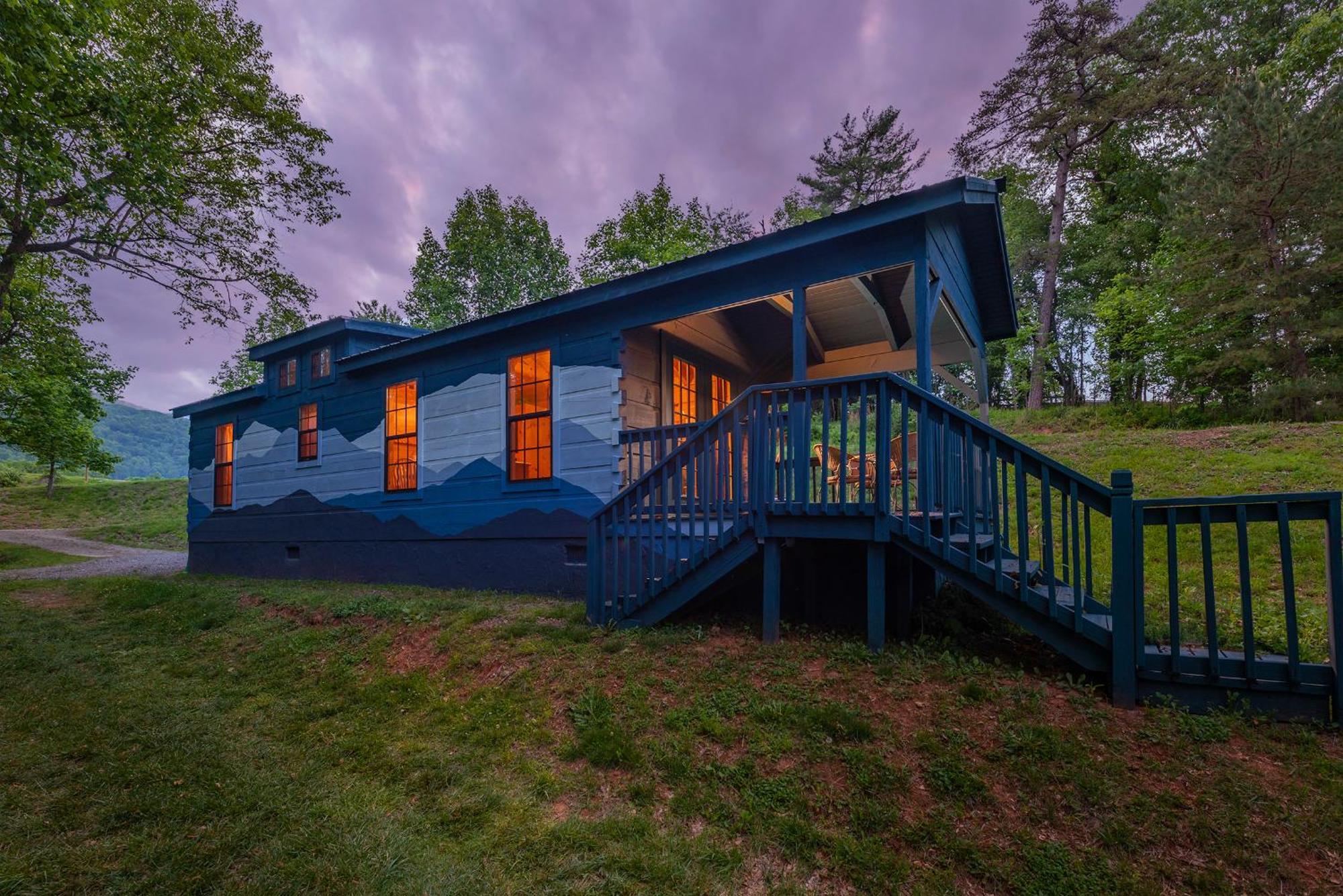 Engadine Inn And Cabins Candler Exterior foto