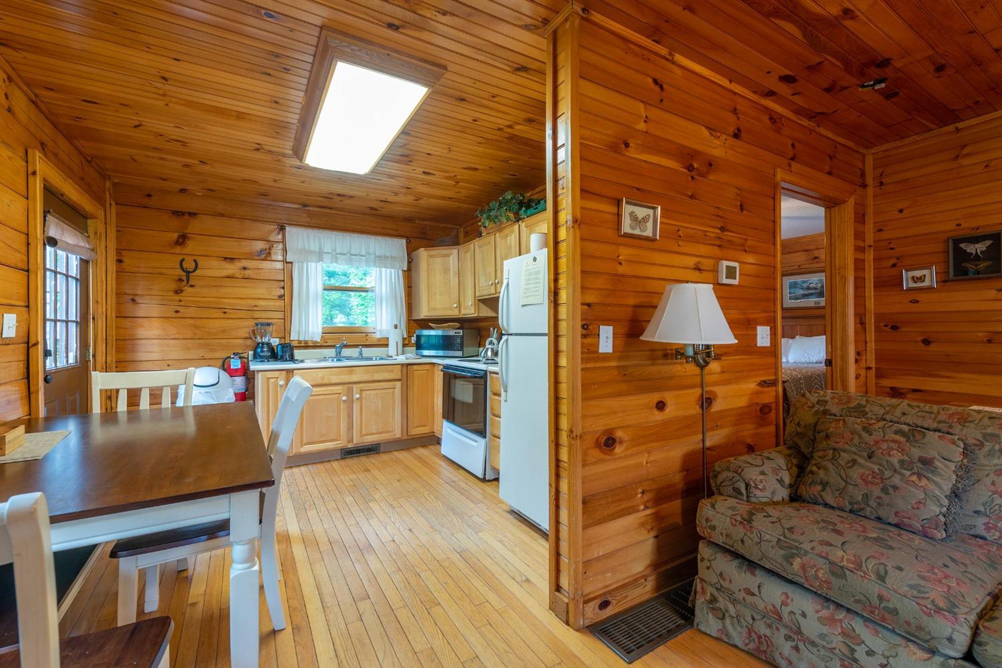Engadine Inn And Cabins Candler Exterior foto